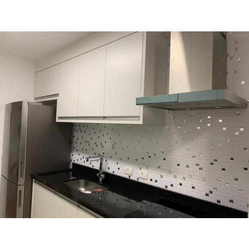 Placa de Pastilha Adesiva Resinada Branco e Prata - 29,5cm x 30cm - 4